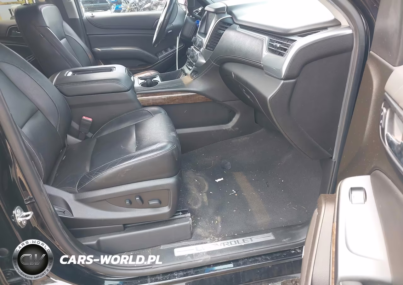 2019 Chevrolet Suburban Lt VIN:1GNSKHKC9KR242218 - 5