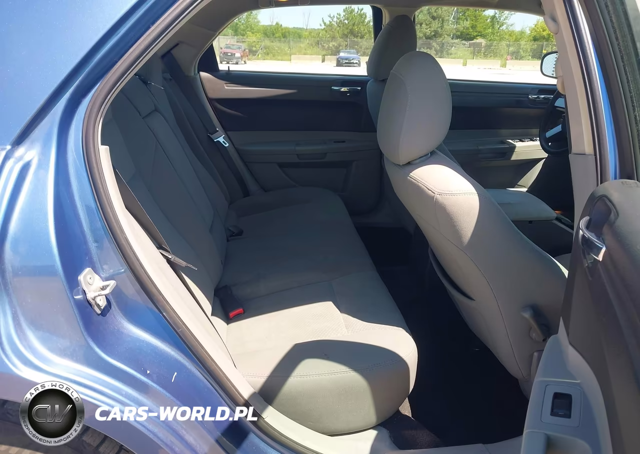 2007 Chrysler 300 VIN:2C3KA43R27H829735 - 8