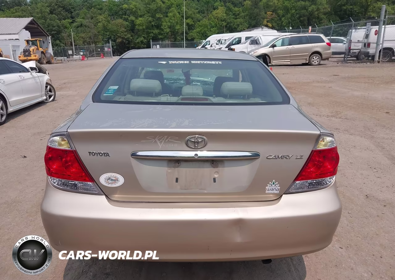 2005 Toyota Camry Le VIN:4T1BE32K05U077375 - 16