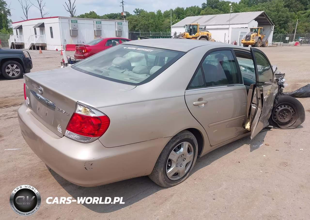 2005 Toyota Camry Le VIN:4T1BE32K05U077375 - 4