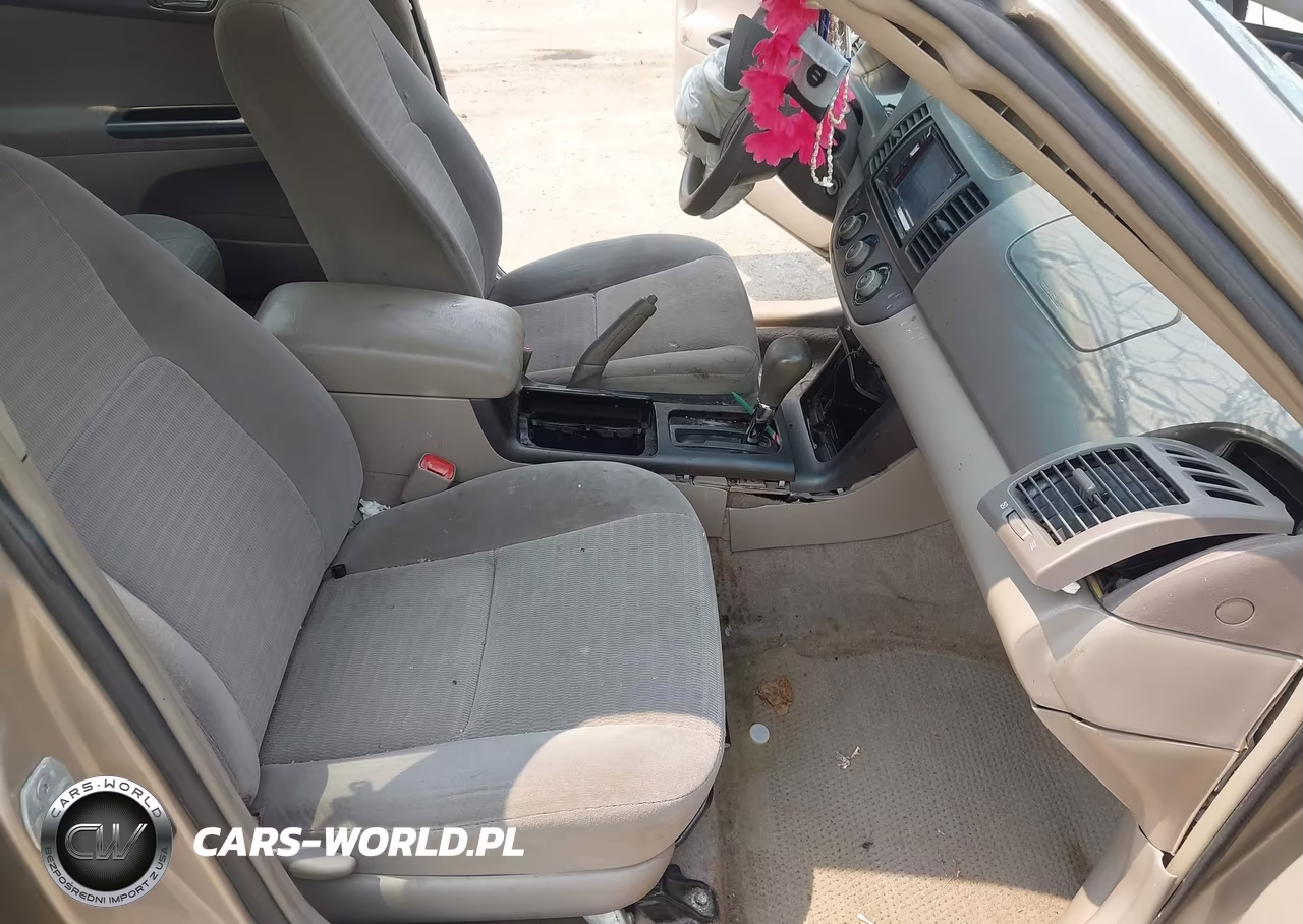 2005 Toyota Camry Le VIN:4T1BE32K05U077375 - 5