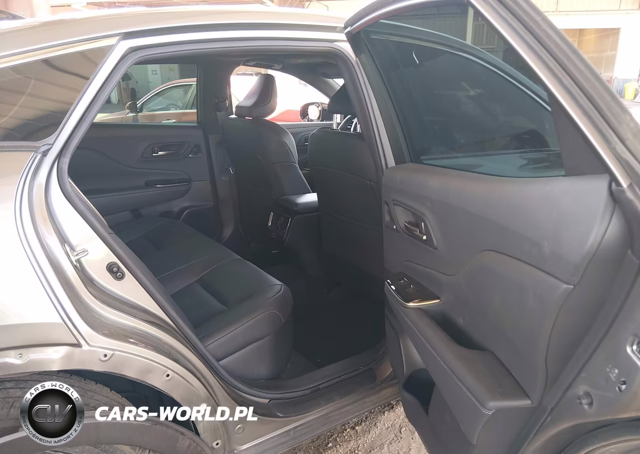 2026 Toyota Crown Platinum VIN:JTDAFAAF1T3014620 - 8