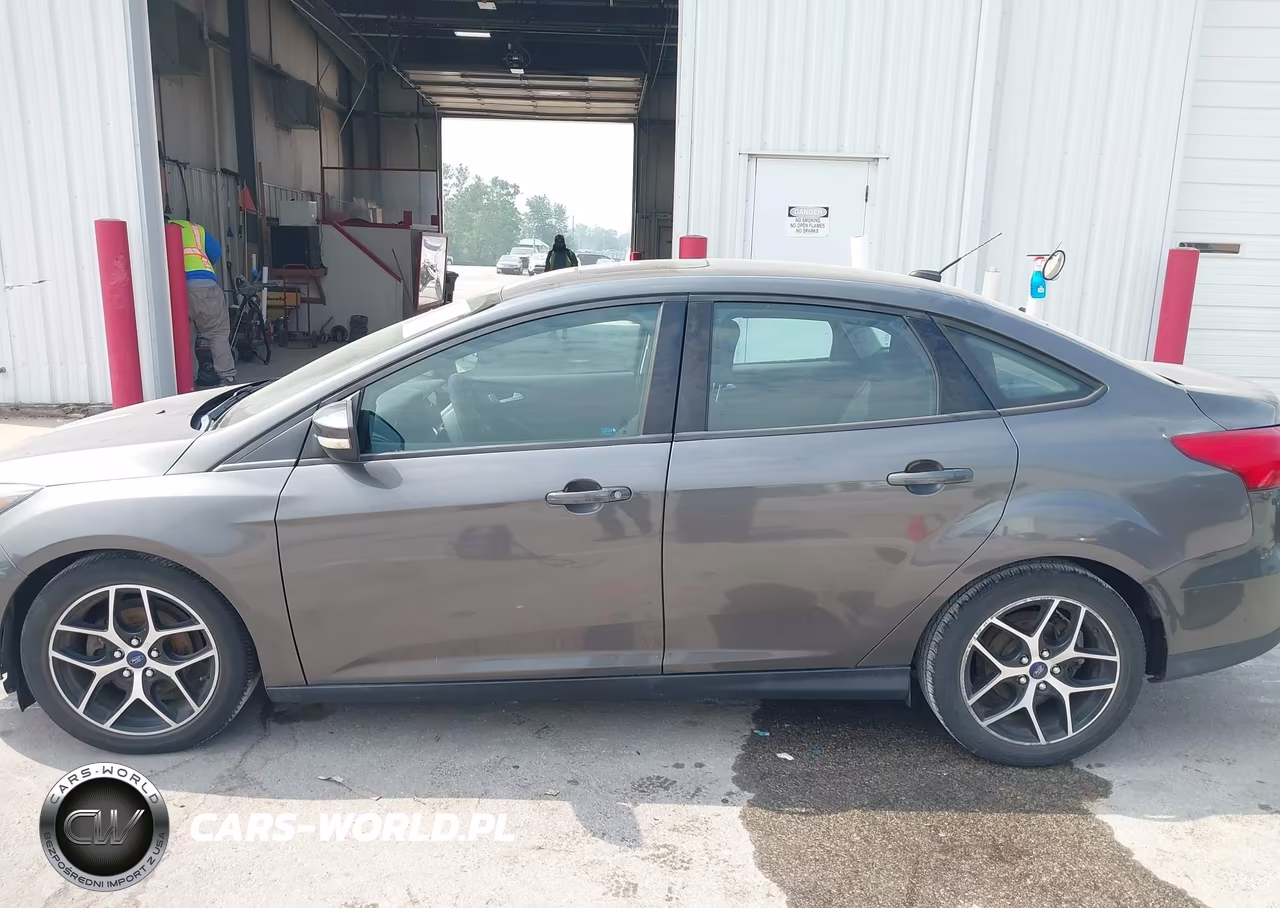 2017 Ford Focus Sel VIN:1FADP3H21HL256927 - 14