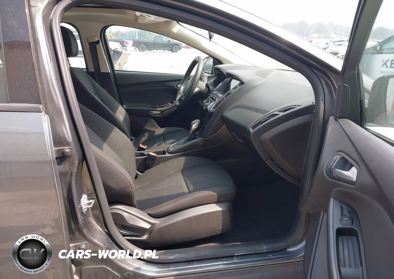 2017 Ford Focus Sel VIN:1FADP3H21HL256927 - 5