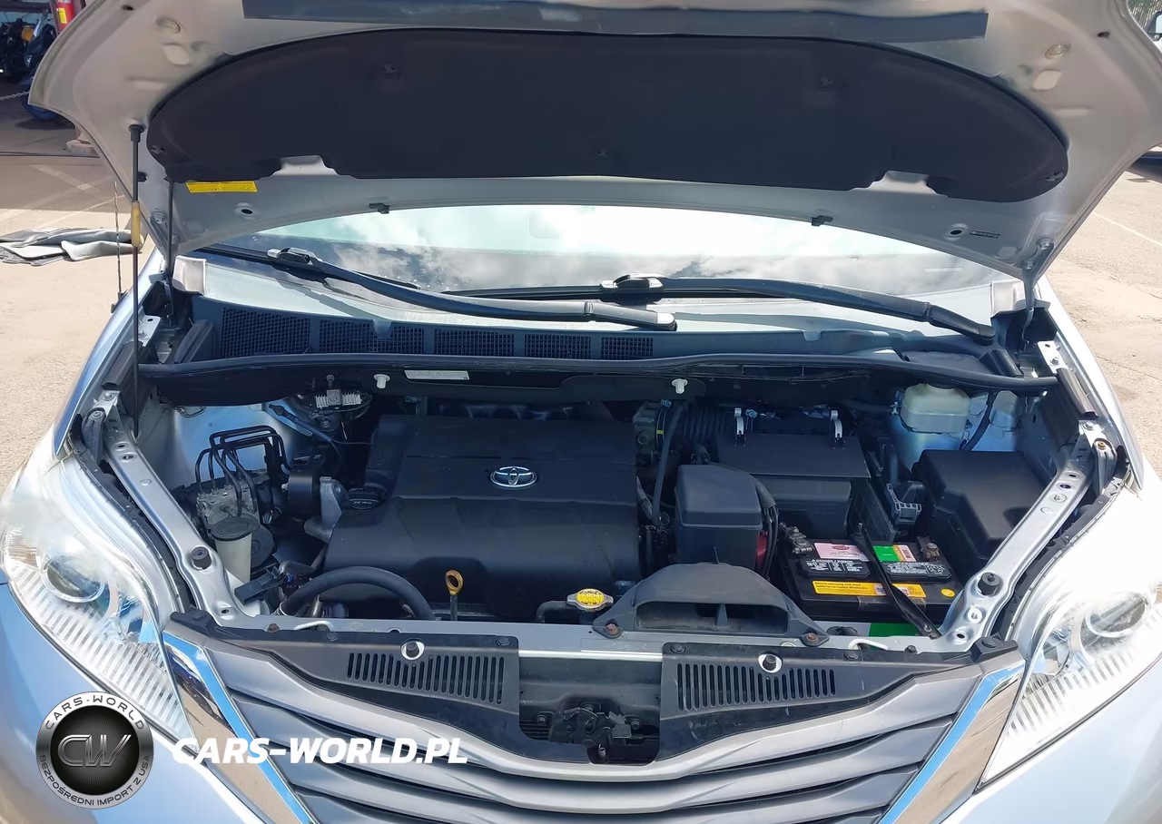 2011 Toyota Sienna Xle V6-Xle V6 Auto Access Seat VIN:5TDYK3DC5BS070905 - 10