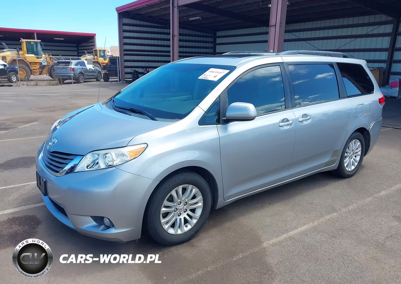 2011 Toyota Sienna Xle V6-Xle V6 Auto Access Seat VIN:5TDYK3DC5BS070905 - 2