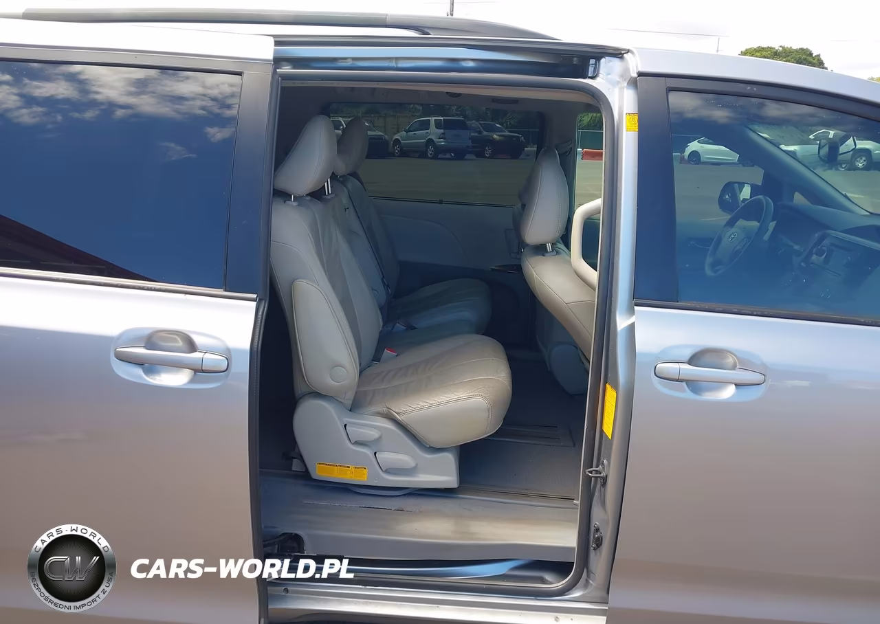 2011 Toyota Sienna Xle V6-Xle V6 Auto Access Seat VIN:5TDYK3DC5BS070905 - 8