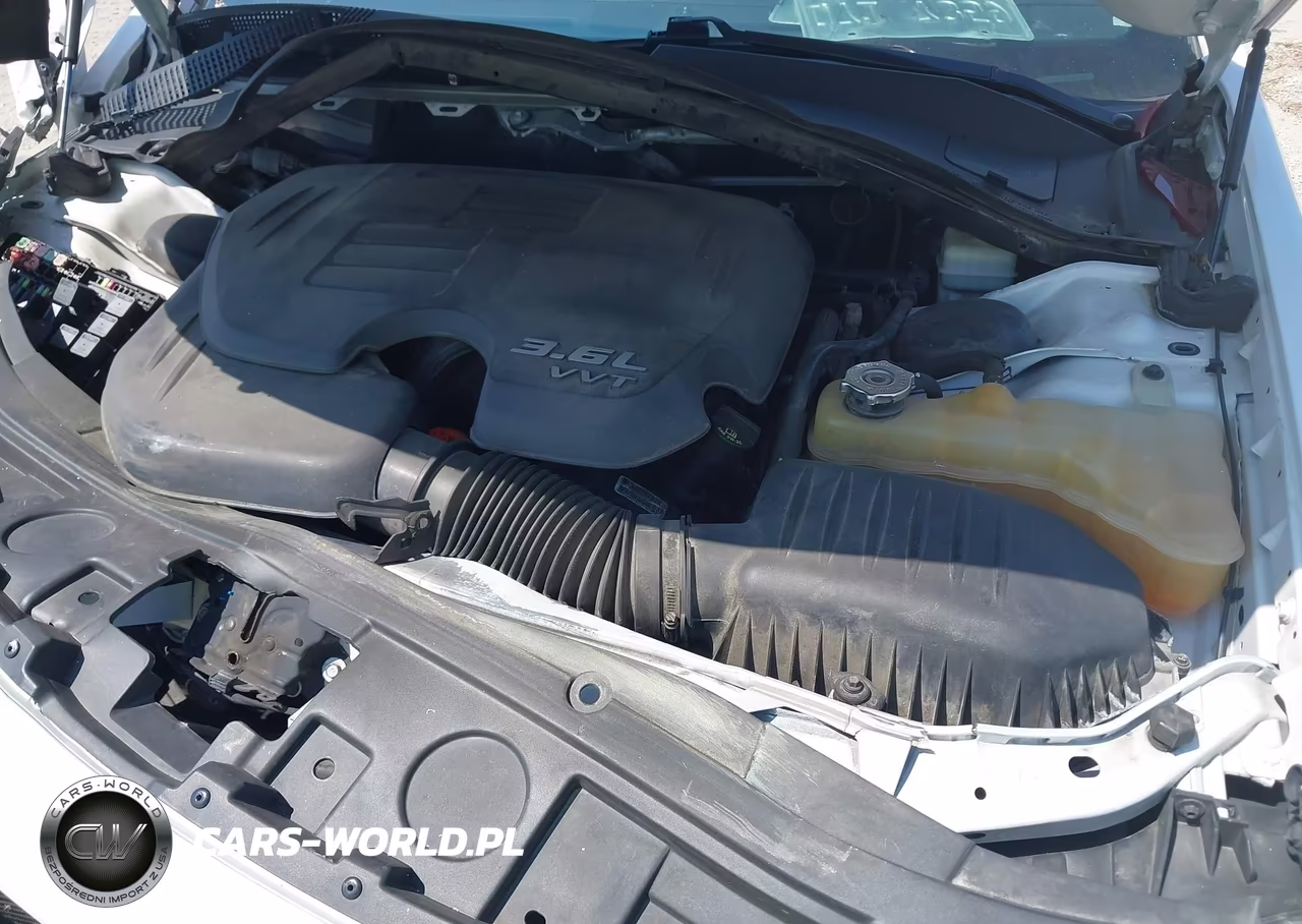 2015 Chrysler 300 300S VIN:2C3CCABG0FH763374 - 10
