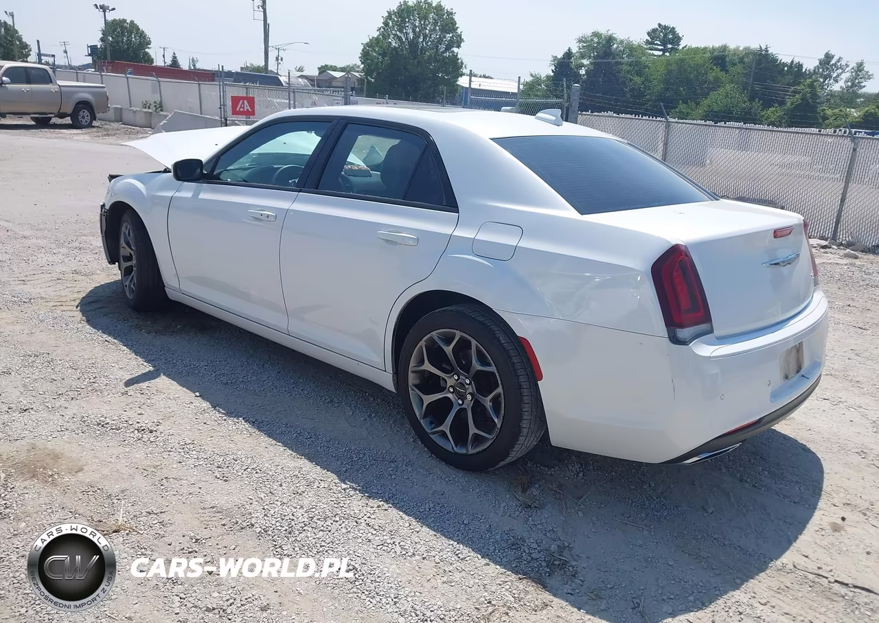2015 Chrysler 300 300S VIN:2C3CCABG0FH763374 - 3
