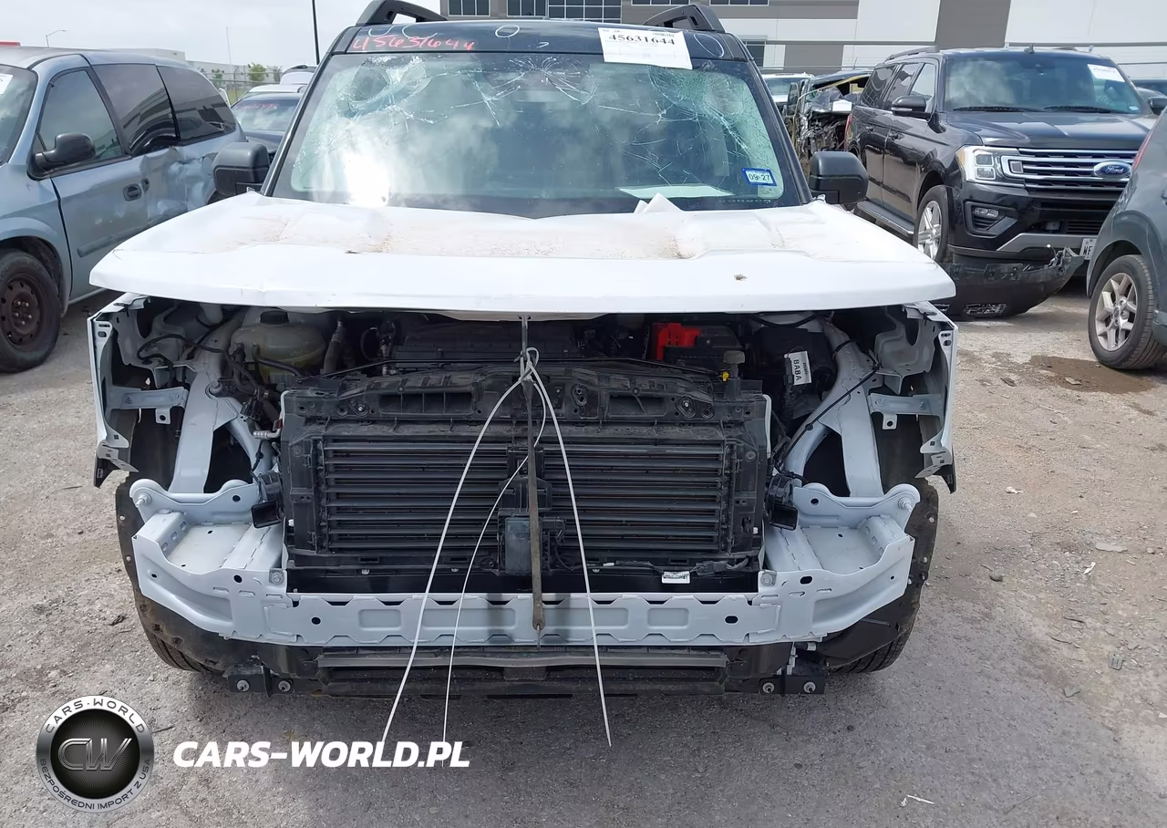 2025 Ford Bronco Sport Outer Banks VIN:3FMCR9CN8SRE49861 - 13