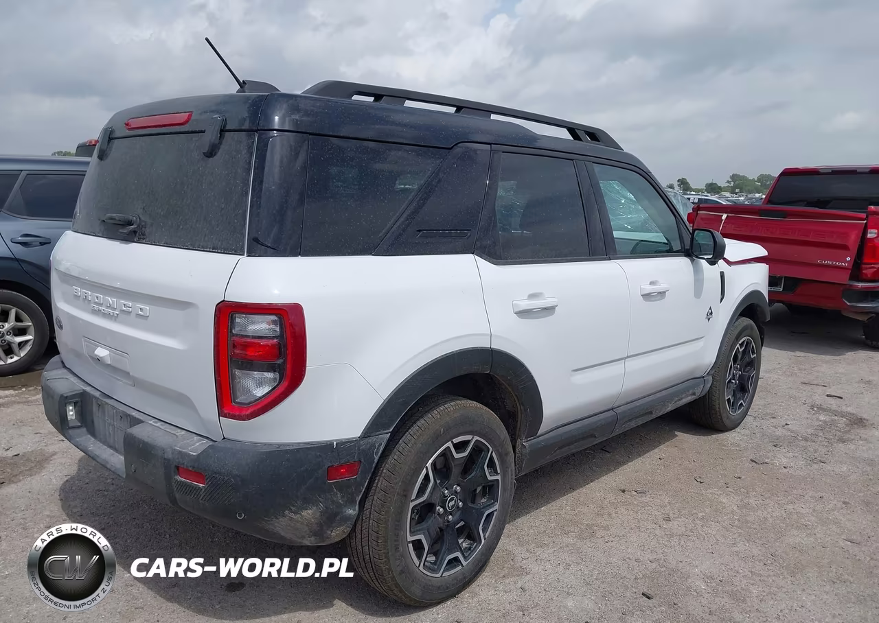 2025 Ford Bronco Sport Outer Banks VIN:3FMCR9CN8SRE49861 - 4