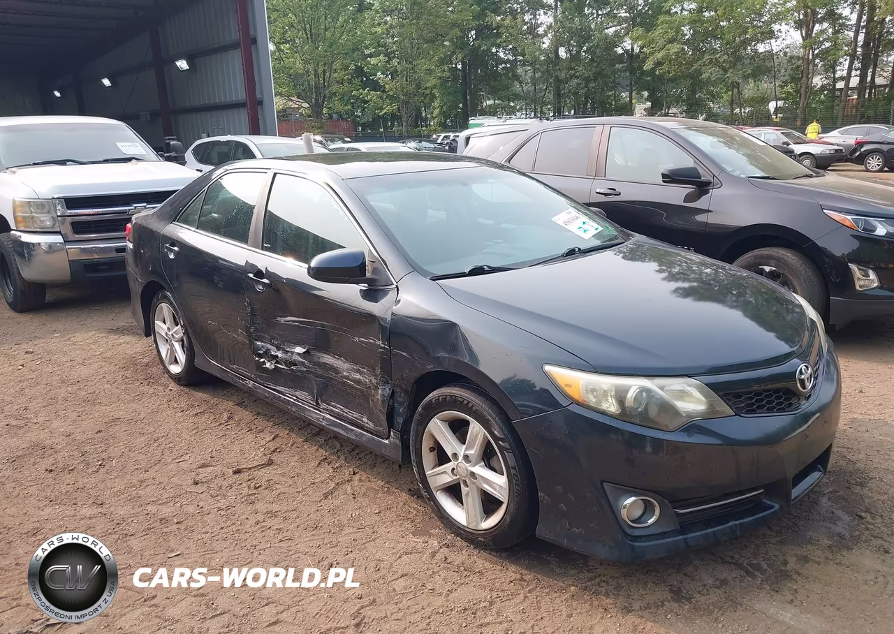 2012 Toyota Camry Se – zdjęcie 1 z 16