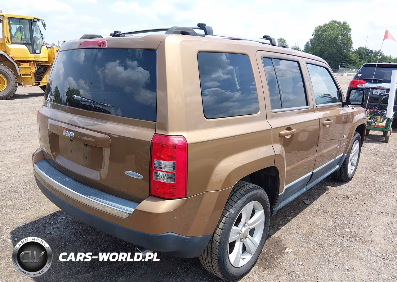 2011 Jeep Patriot Latitude X VIN:1J4NT4GB8BD182323 - 4