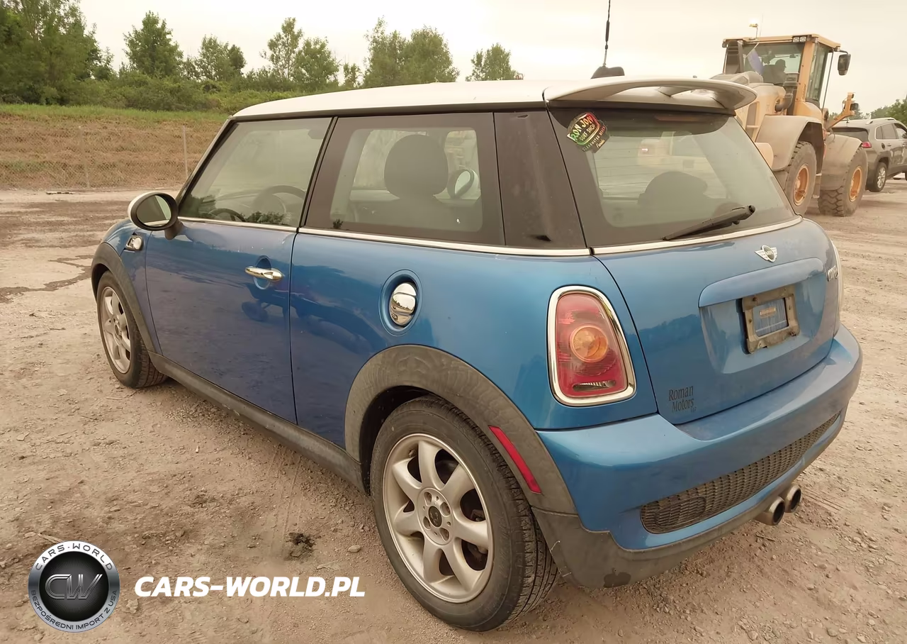 2008 Mini Cooper S VIN:WMWMF73508TV35868 - 3