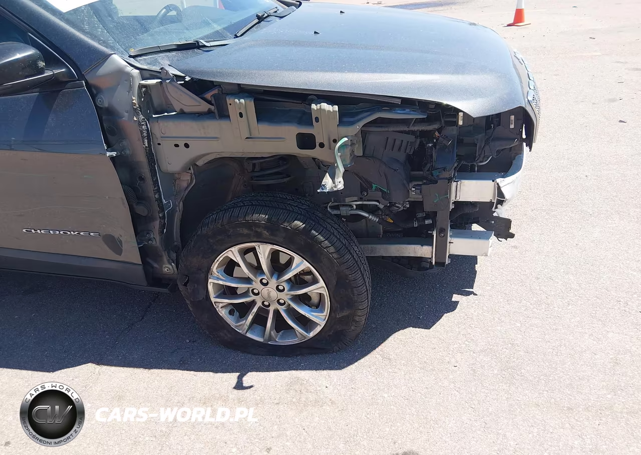 2022 Jeep Cherokee Latitude Lux 4X4 VIN:1C4PJMMN4ND525815 - 6
