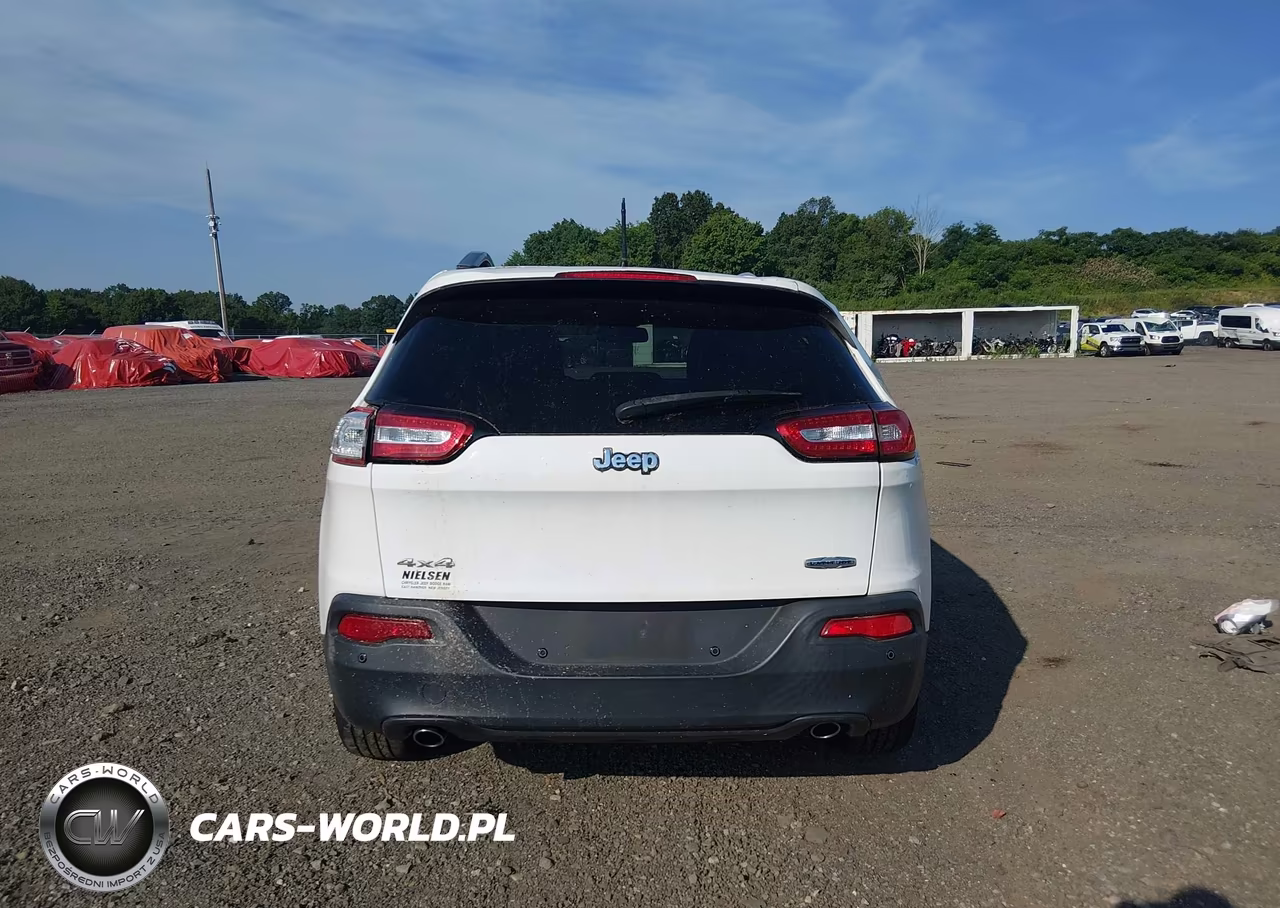 2014 Jeep Cherokee Latitude VIN:1C4PJMCS4EW180880 - 16
