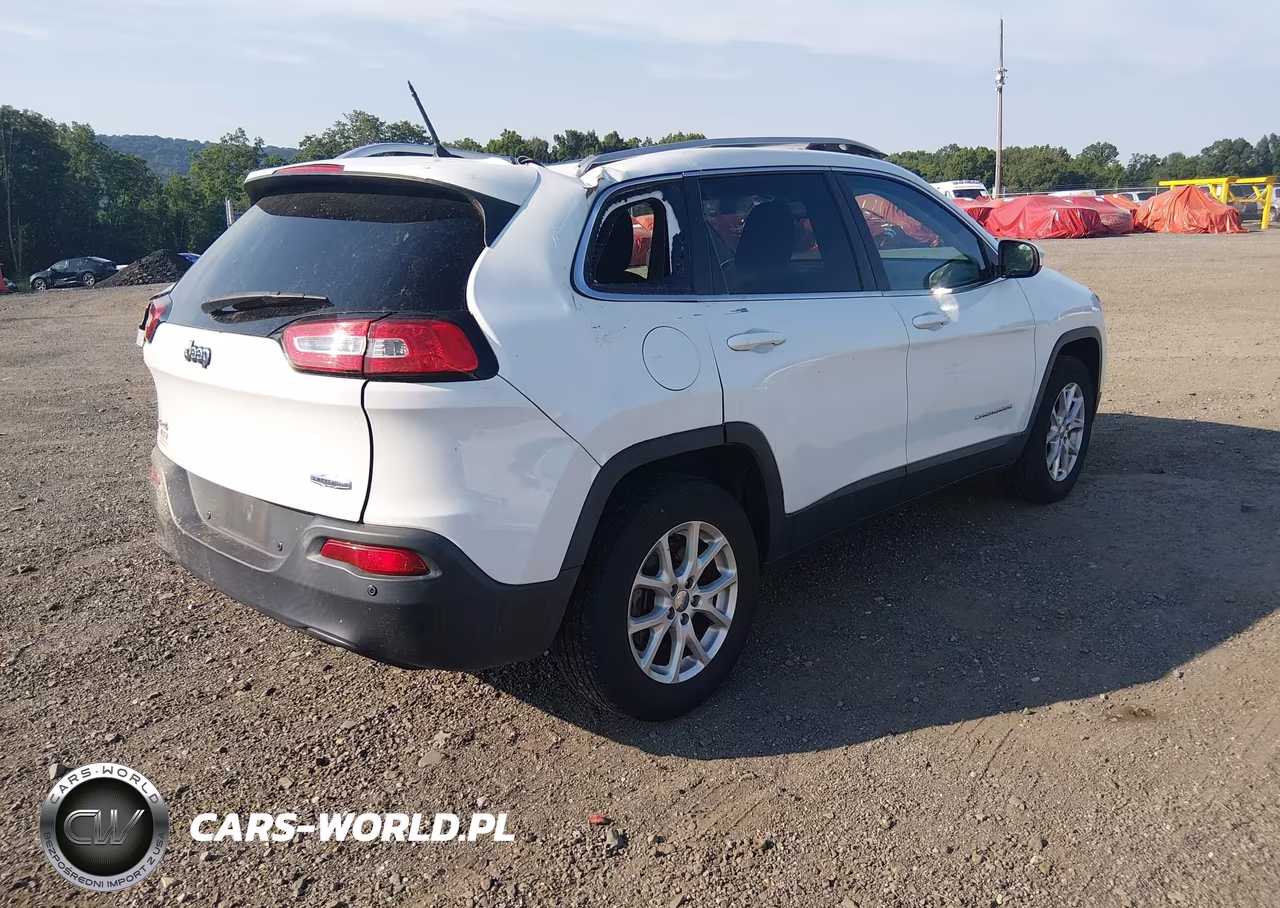 2014 Jeep Cherokee Latitude VIN:1C4PJMCS4EW180880 - 4