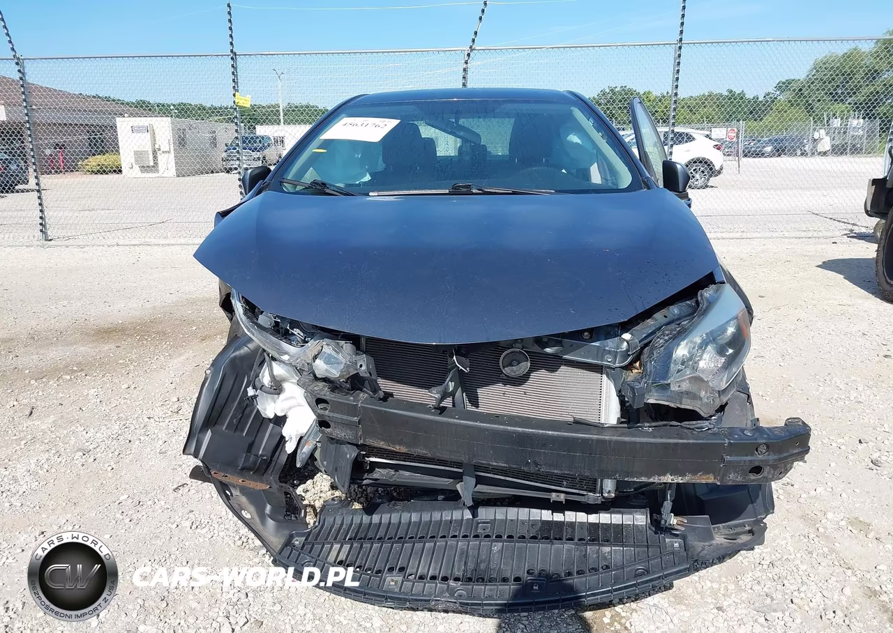 2016 Toyota Corolla Le VIN:2T1BURHE2GC569031 - 12