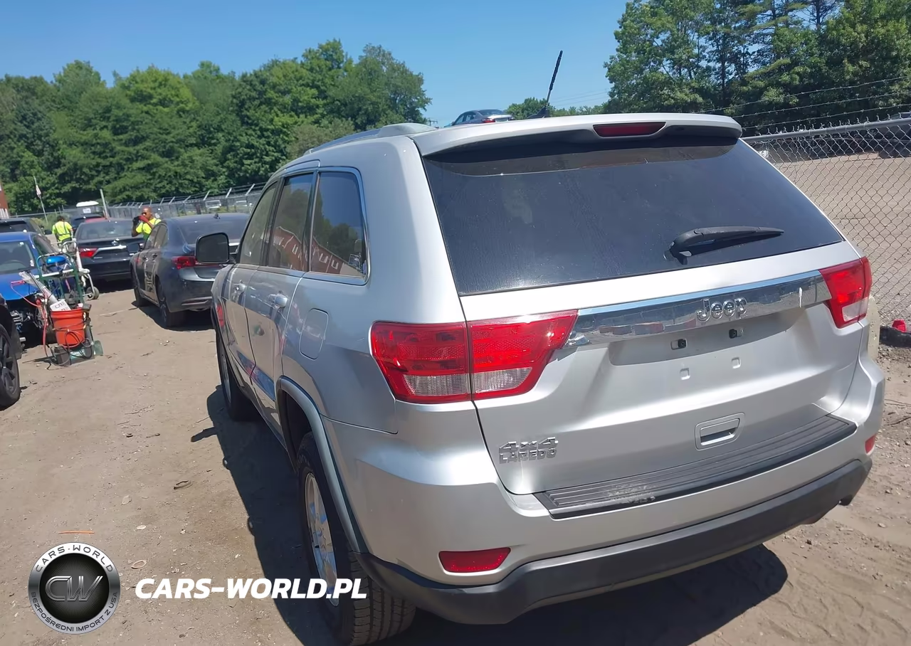 2012 Jeep Grand Cherokee Laredo VIN:1C4RJFAG4CC222403 - 3