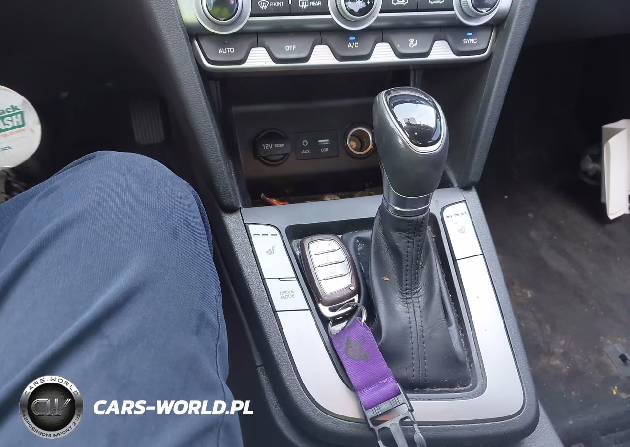 2020 Hyundai Elantra Value Edition VIN:5NPD84LFXLH599014 - 11