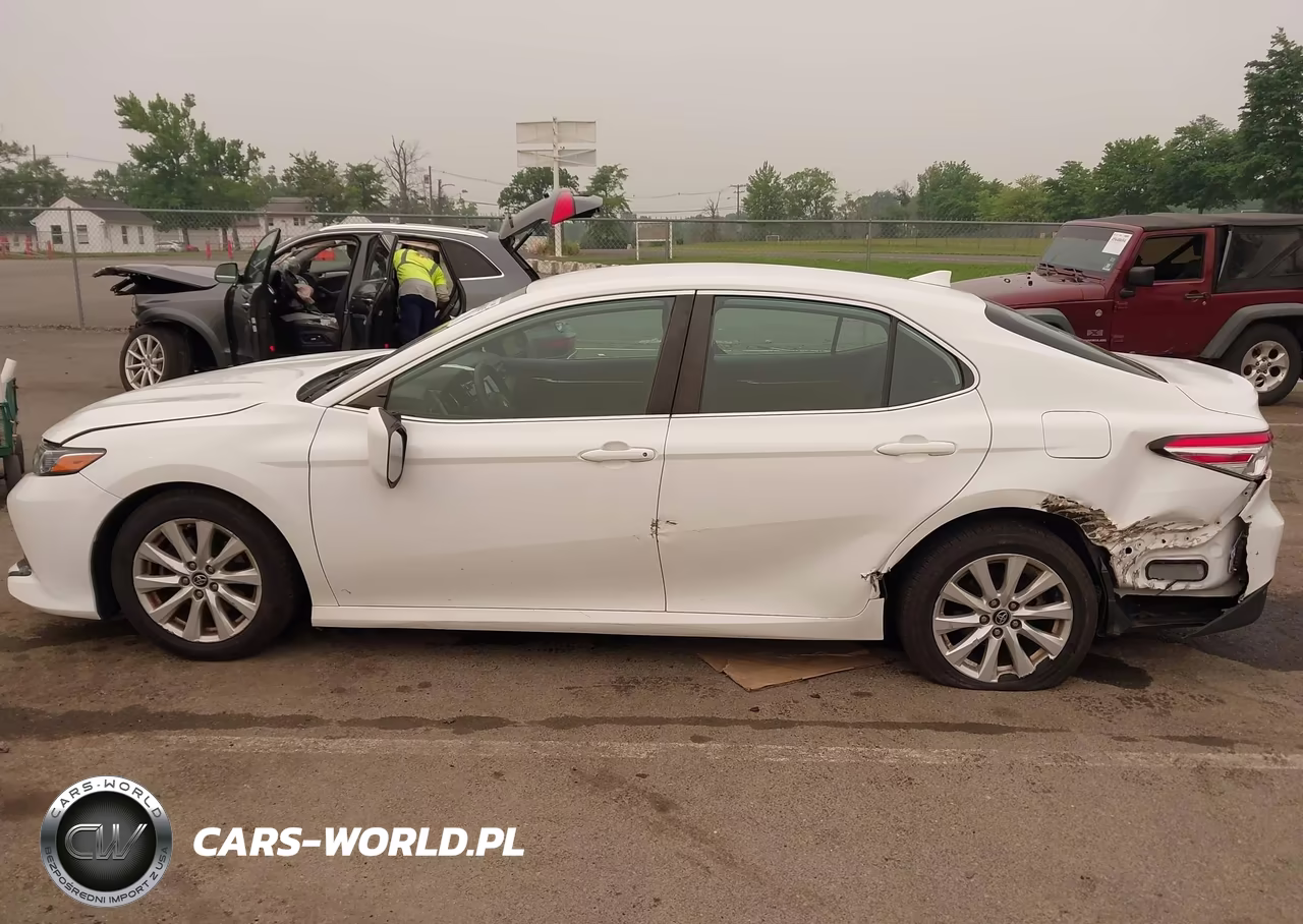2019 Toyota Camry Le VIN:4T1B11HK2KU853220 - 14