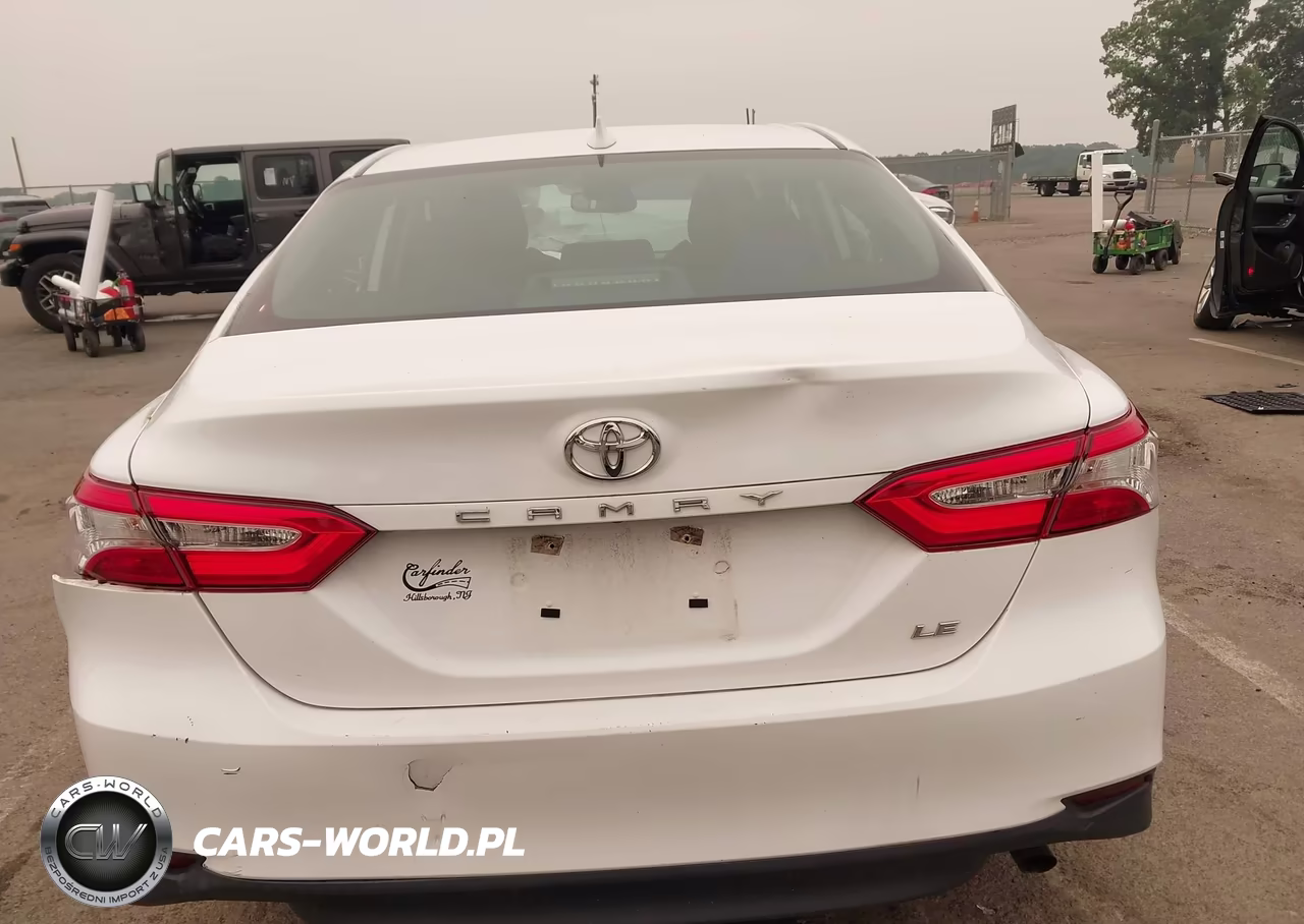 2019 Toyota Camry Le VIN:4T1B11HK2KU853220 - 16