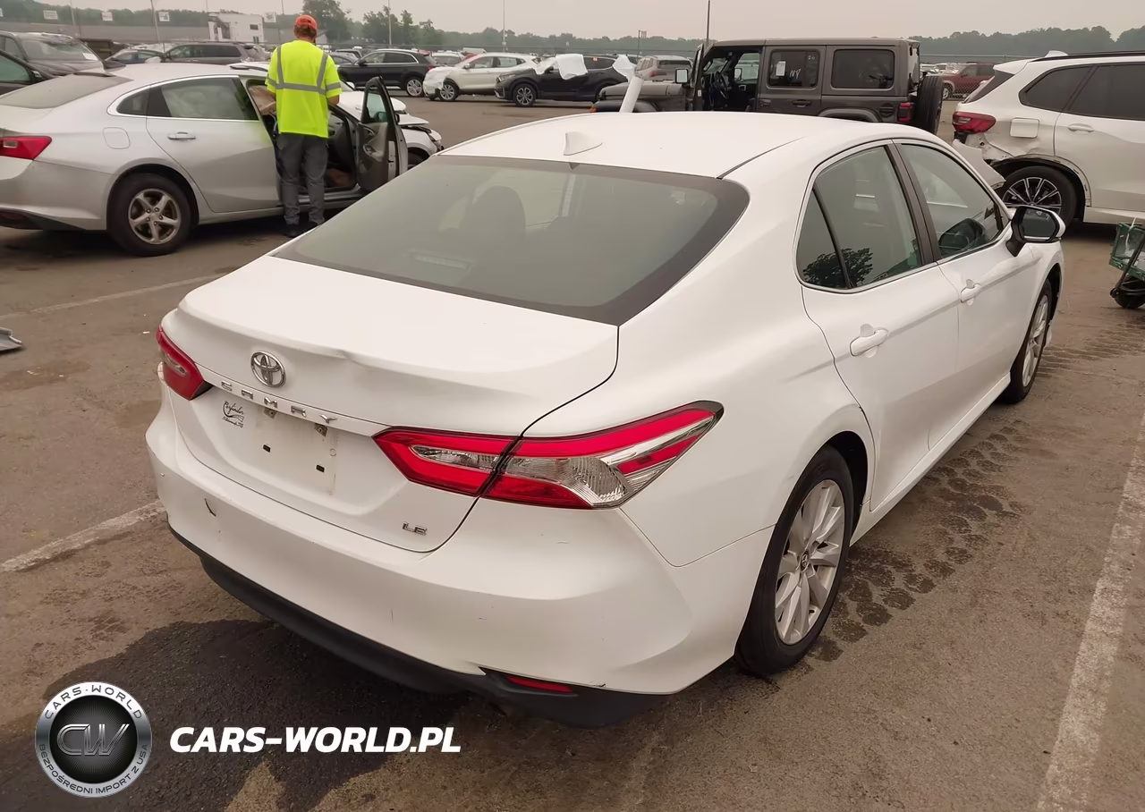 2019 Toyota Camry Le VIN:4T1B11HK2KU853220 - 4
