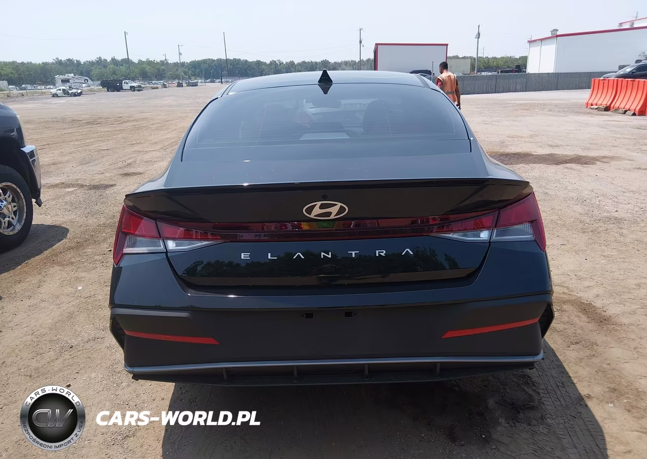 2026 Hyundai Elantra Sel Sport VIN:KMHLM4DG3TU199442 - 16