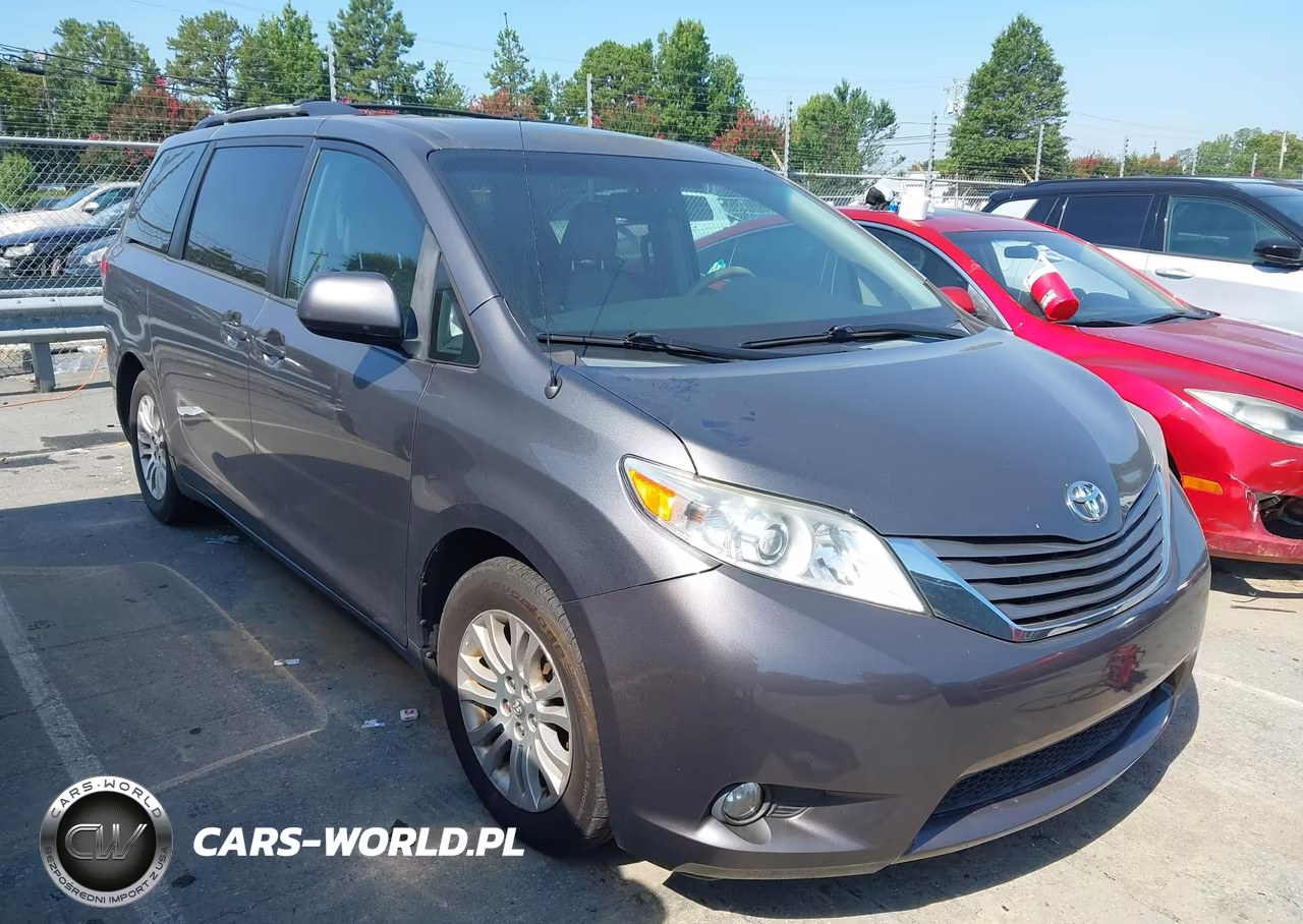 2011 Toyota Sienna Xle V6 – zdjęcie 1 z 16