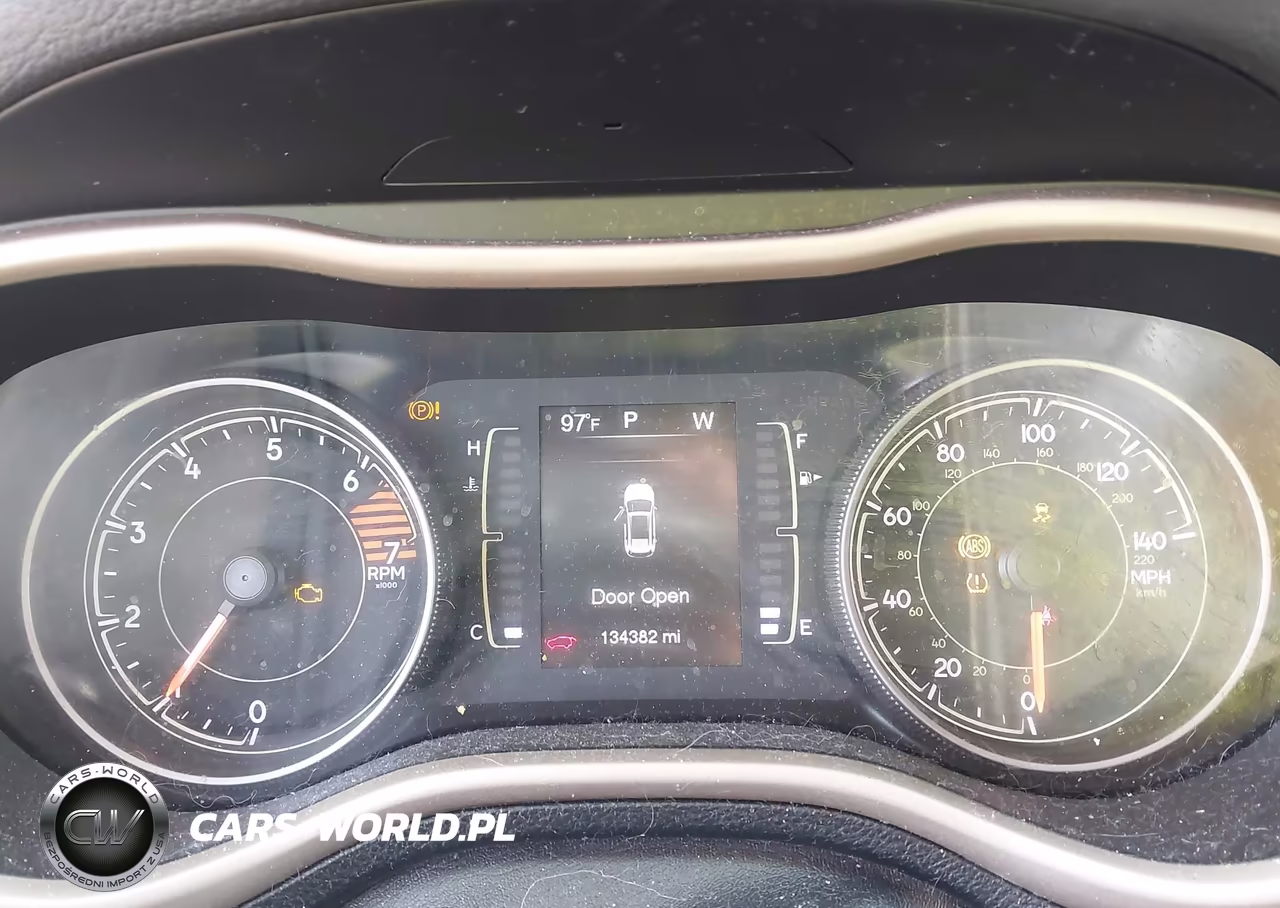 2017 Jeep Cherokee Latitude VIN:1C4PJMCB2HD217697 - 7