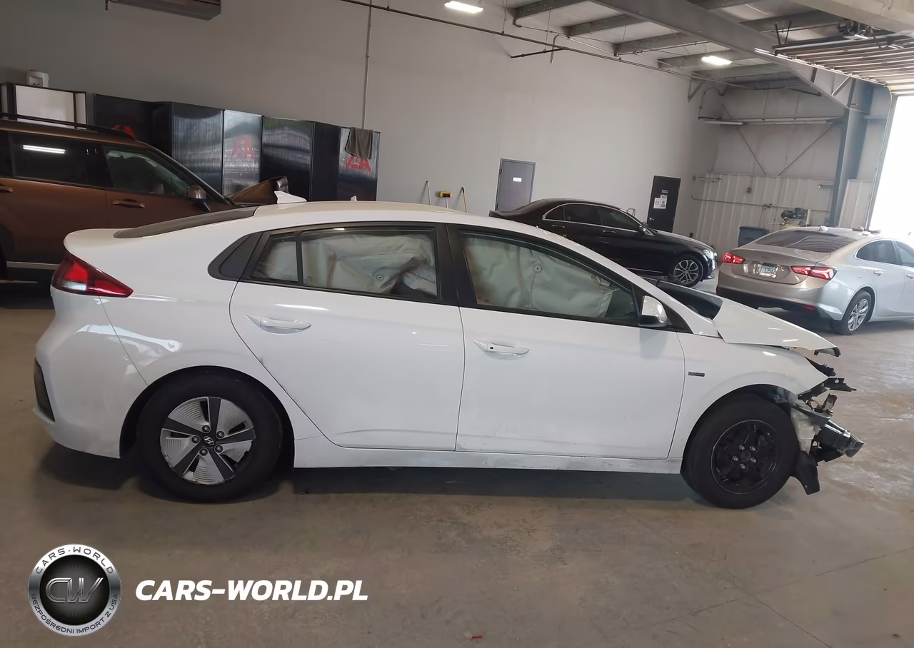 2017 Hyundai Ioniq Hybrid Blue VIN:KMHC65LCXHU026779 - 14