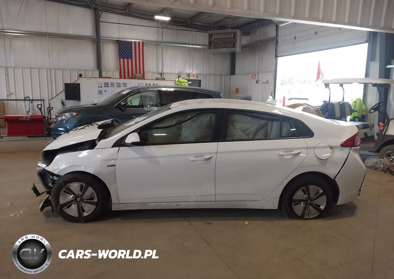 2017 Hyundai Ioniq Hybrid Blue VIN:KMHC65LCXHU026779 - 15
