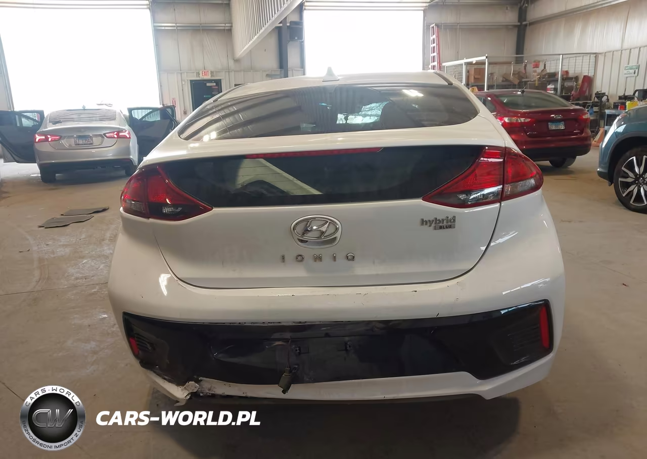 2017 Hyundai Ioniq Hybrid Blue VIN:KMHC65LCXHU026779 - 17