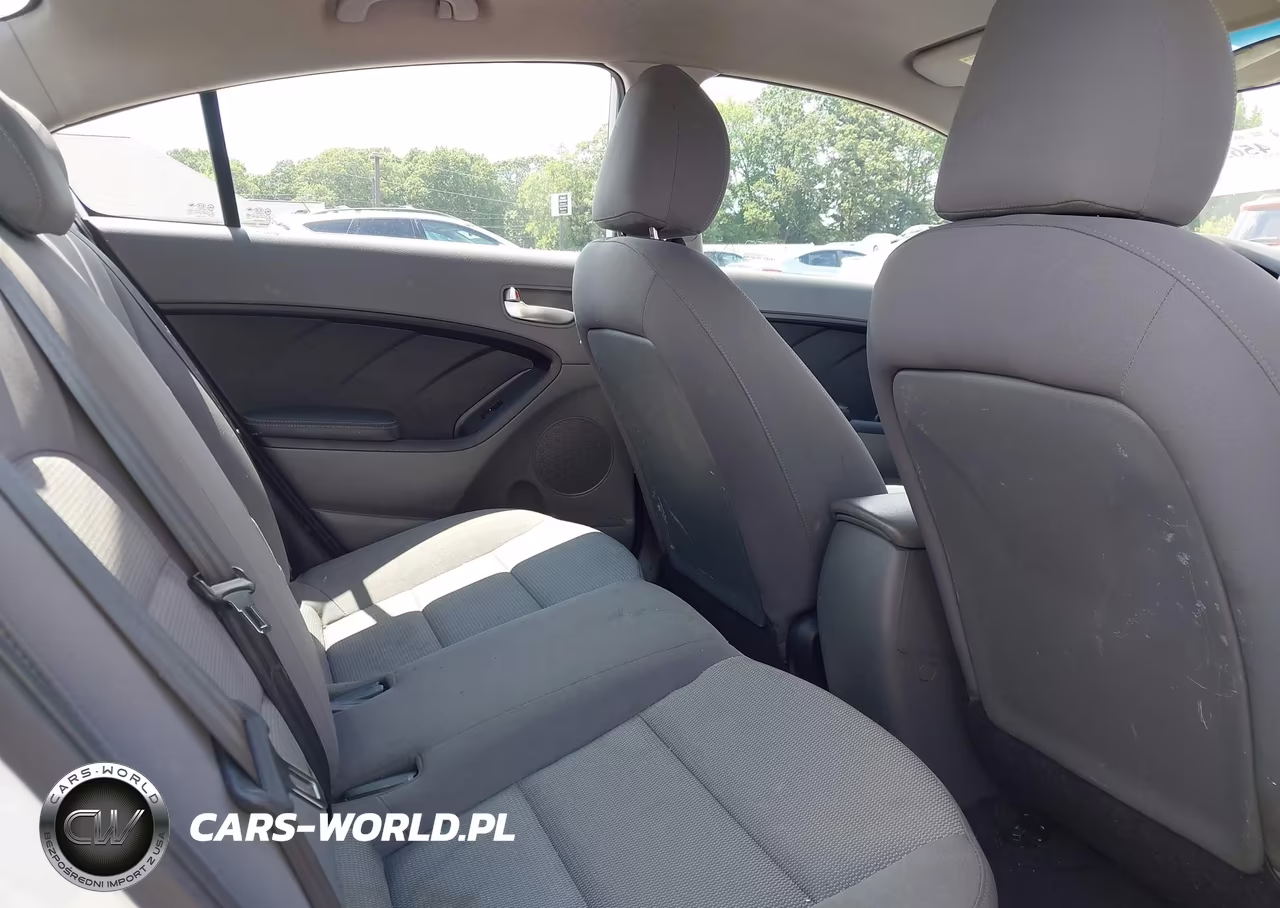 2017 Kia Forte Lx VIN:3KPFK4A71HE120108 - 8