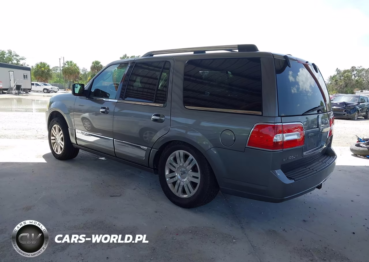 2013 Lincoln Navigator VIN:5LMJJ2H5XDEL04838 - 3