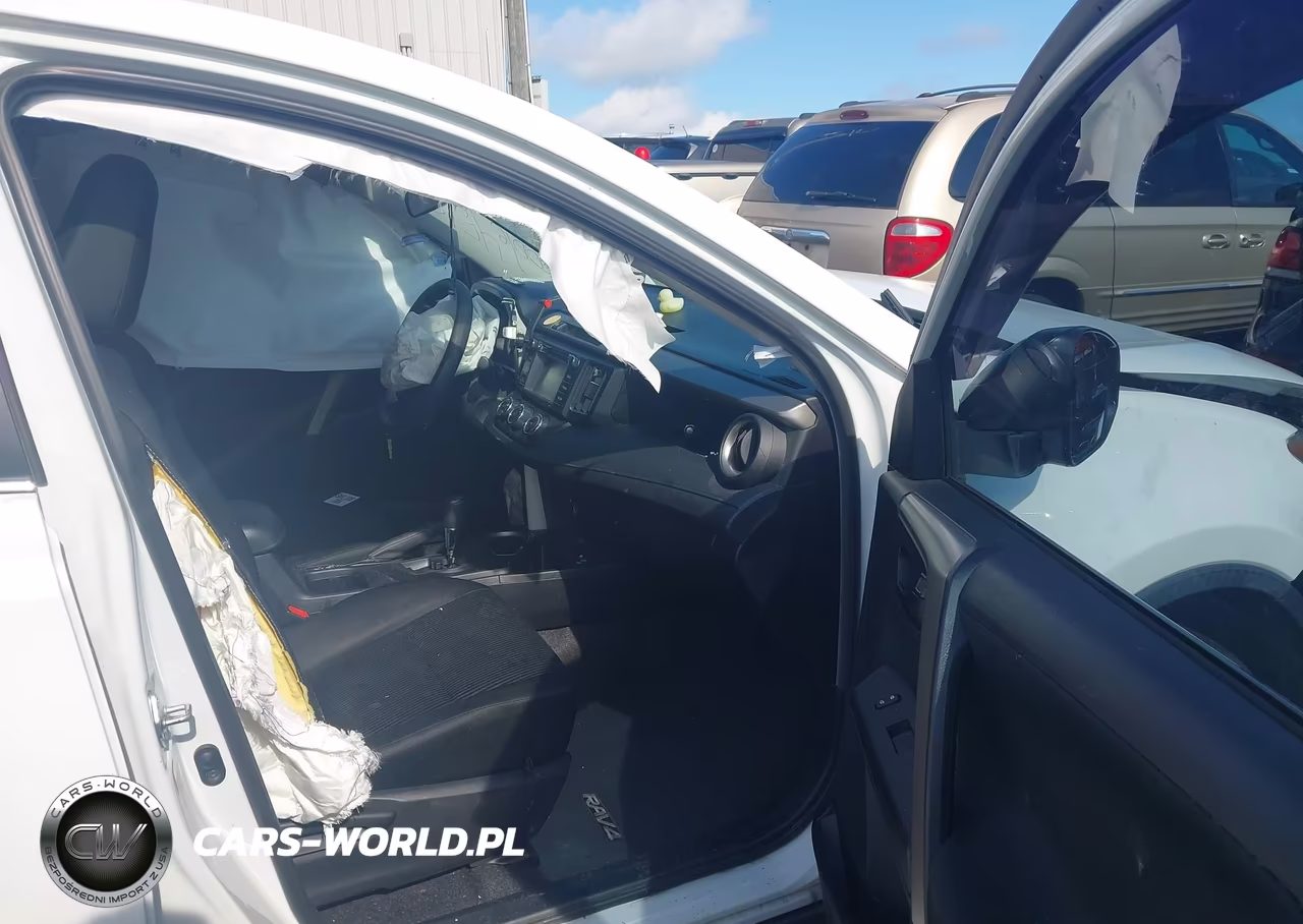 2018 Toyota Rav4 Le VIN:2T3ZFREV8JW431312 - 5