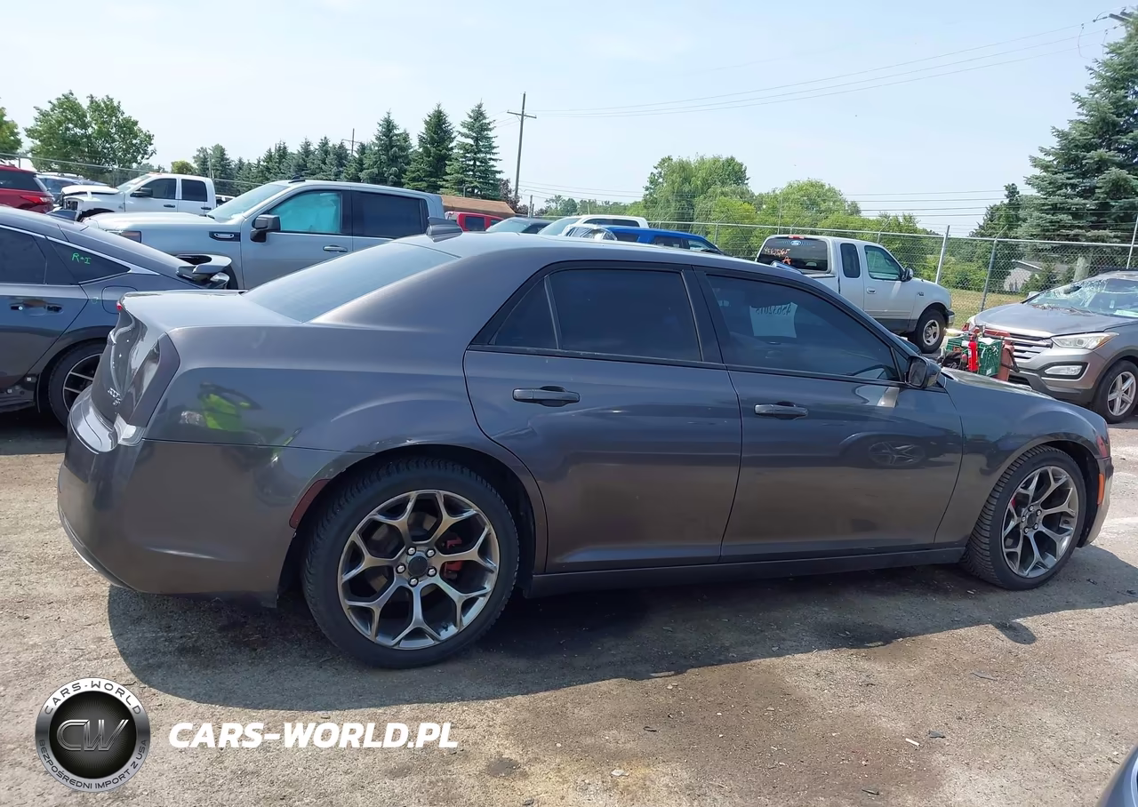 2015 Chrysler 300 300S VIN:2C3CCABG4FH797317 - 13