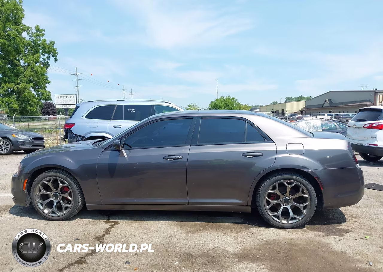 2015 Chrysler 300 300S VIN:2C3CCABG4FH797317 - 14