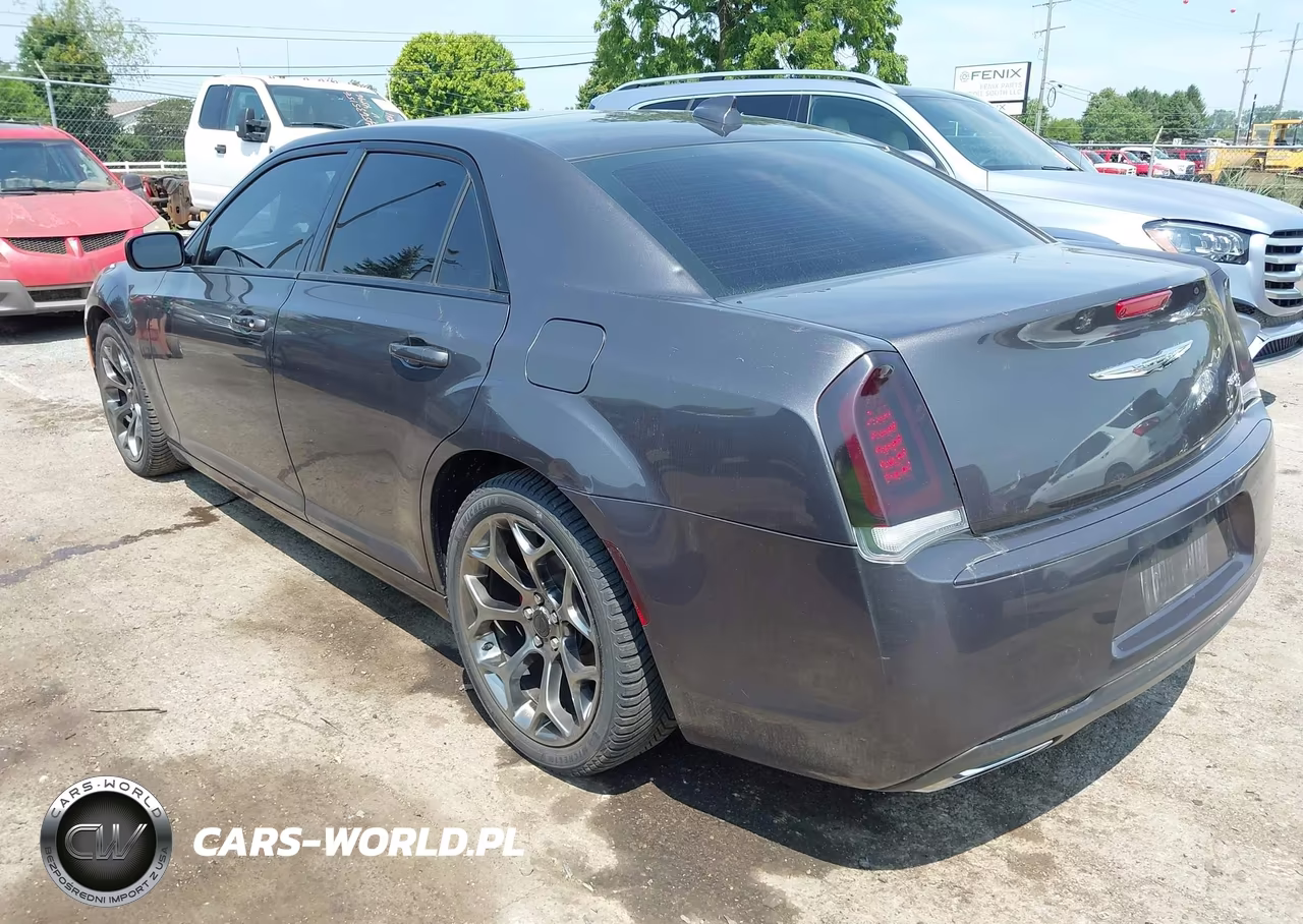 2015 Chrysler 300 300S VIN:2C3CCABG4FH797317 - 3