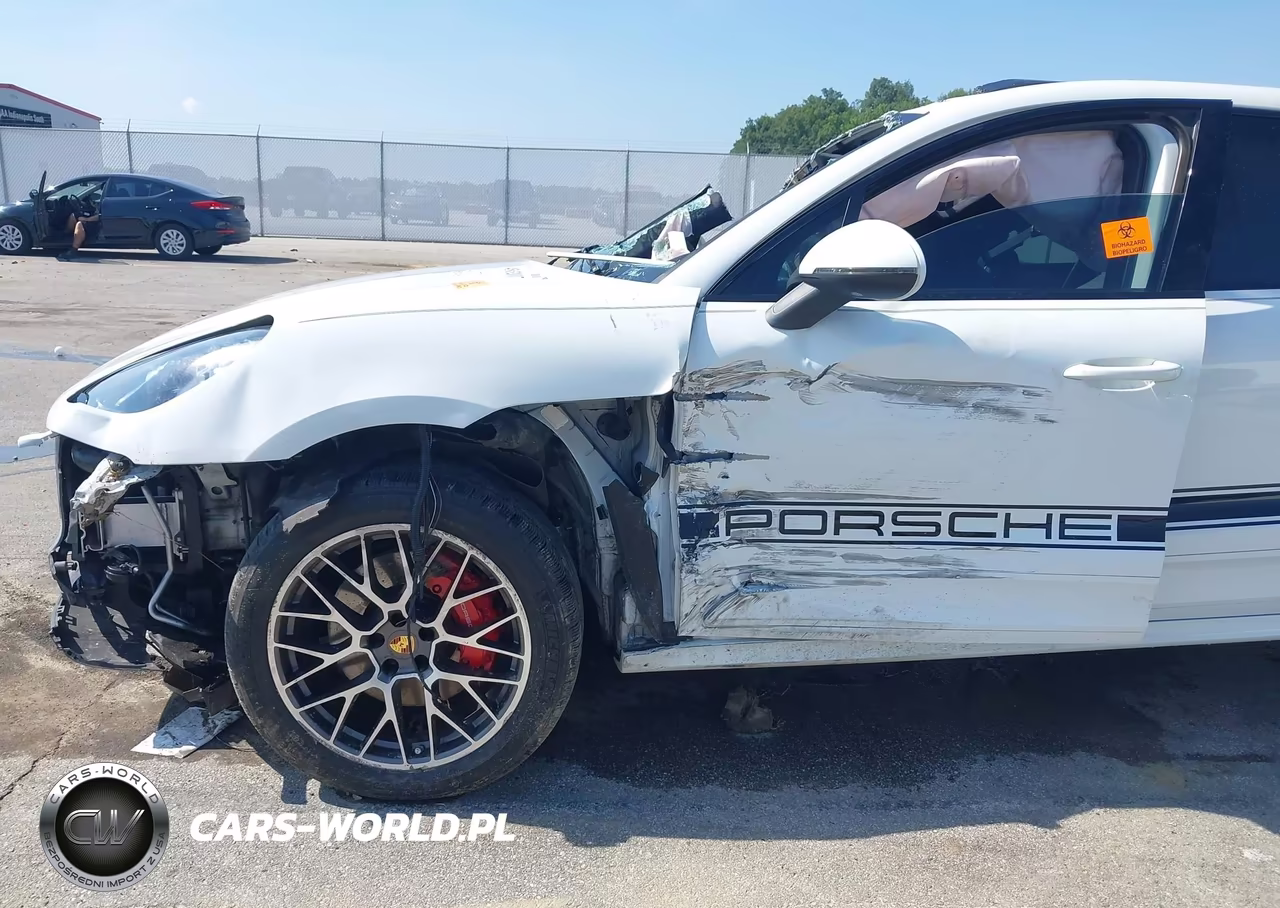 2016 Porsche Macan Turbo VIN:WP1AF2A55GLB92886 - 12