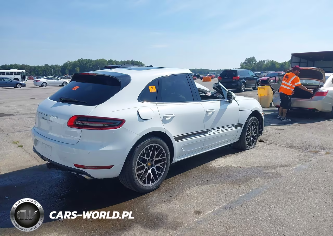 2016 Porsche Macan Turbo VIN:WP1AF2A55GLB92886 - 4