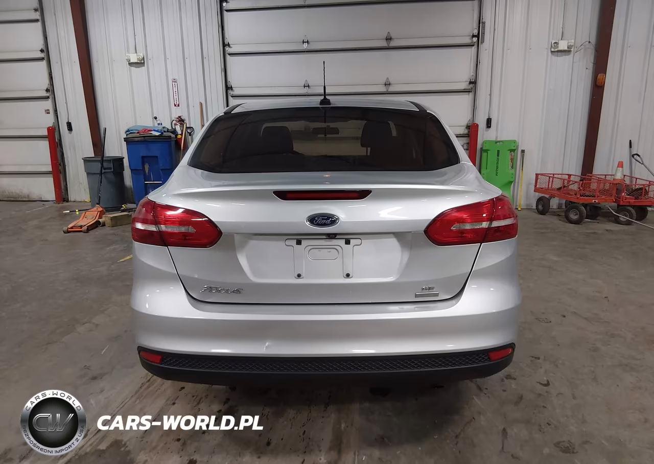 2018 Ford Focus Se VIN:1FADP3FE0JL325559 - 16