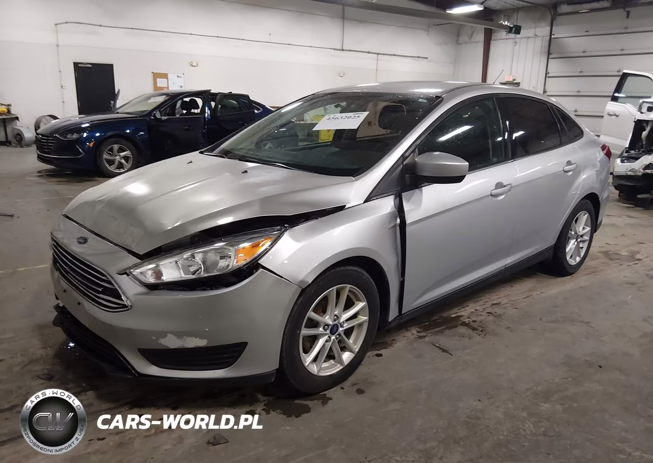 2018 Ford Focus Se VIN:1FADP3FE0JL325559 - 2