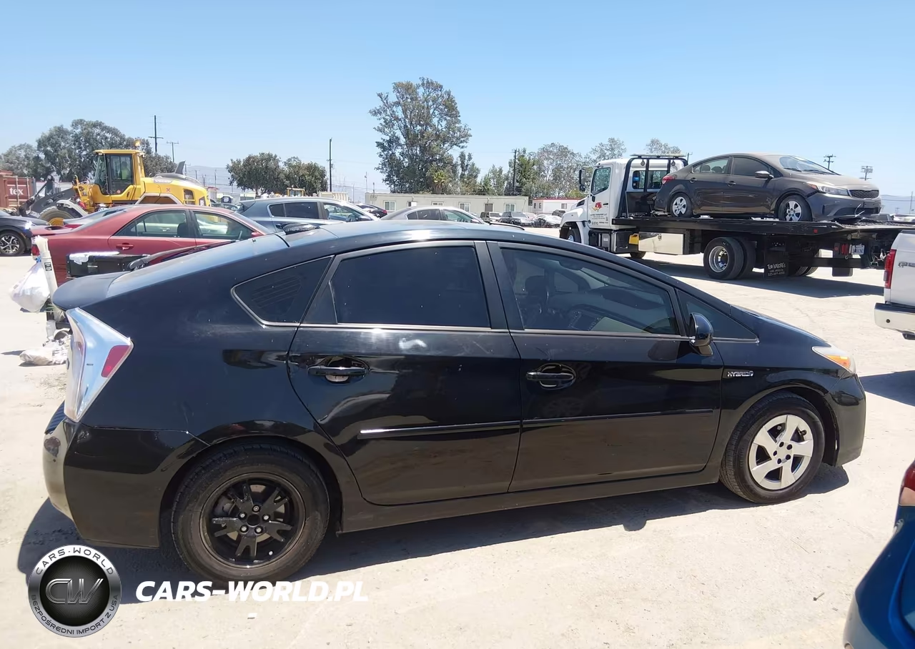 2015 Toyota Prius Four VIN:JTDKN3DU2F1960397 - 12