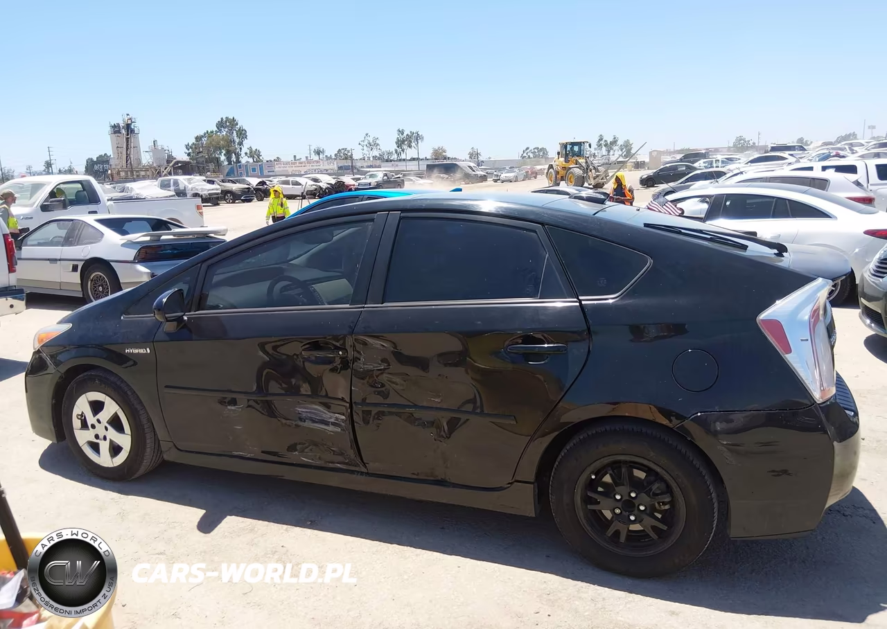 2015 Toyota Prius Four VIN:JTDKN3DU2F1960397 - 13