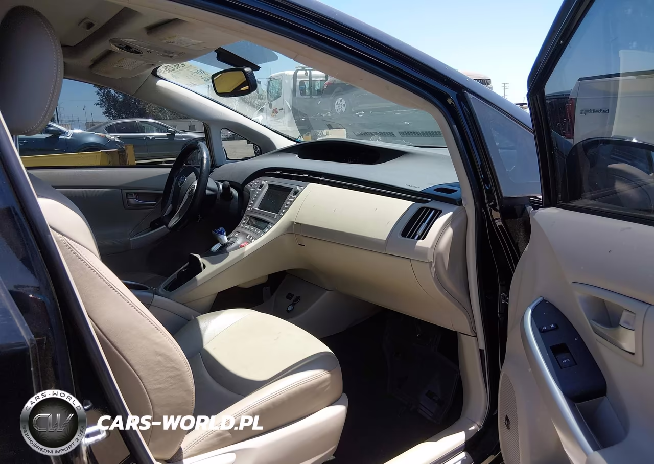2015 Toyota Prius Four VIN:JTDKN3DU2F1960397 - 5