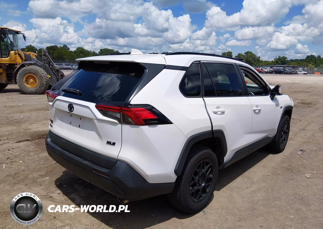 2021 Toyota Rav4 Xle VIN:2T3W1RFV4MC163297 - 4