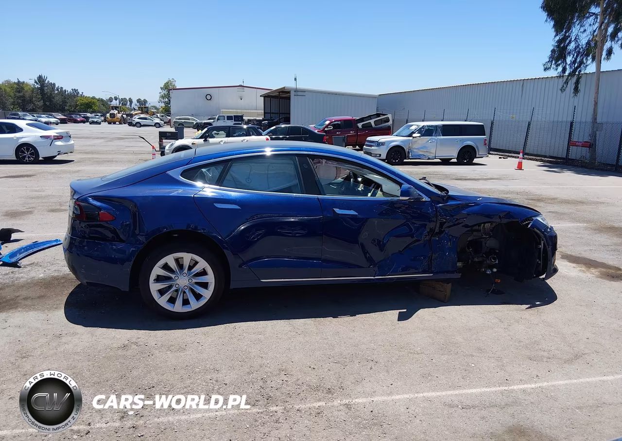 2018 Tesla Model S VIN:5YJSA1E26JF295646 - 17