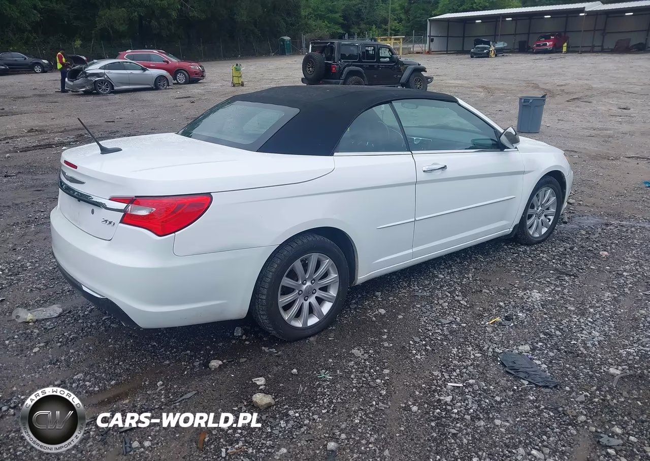 2012 Chrysler 200 Touring VIN:1C3BCBEG1CN276006 - 4
