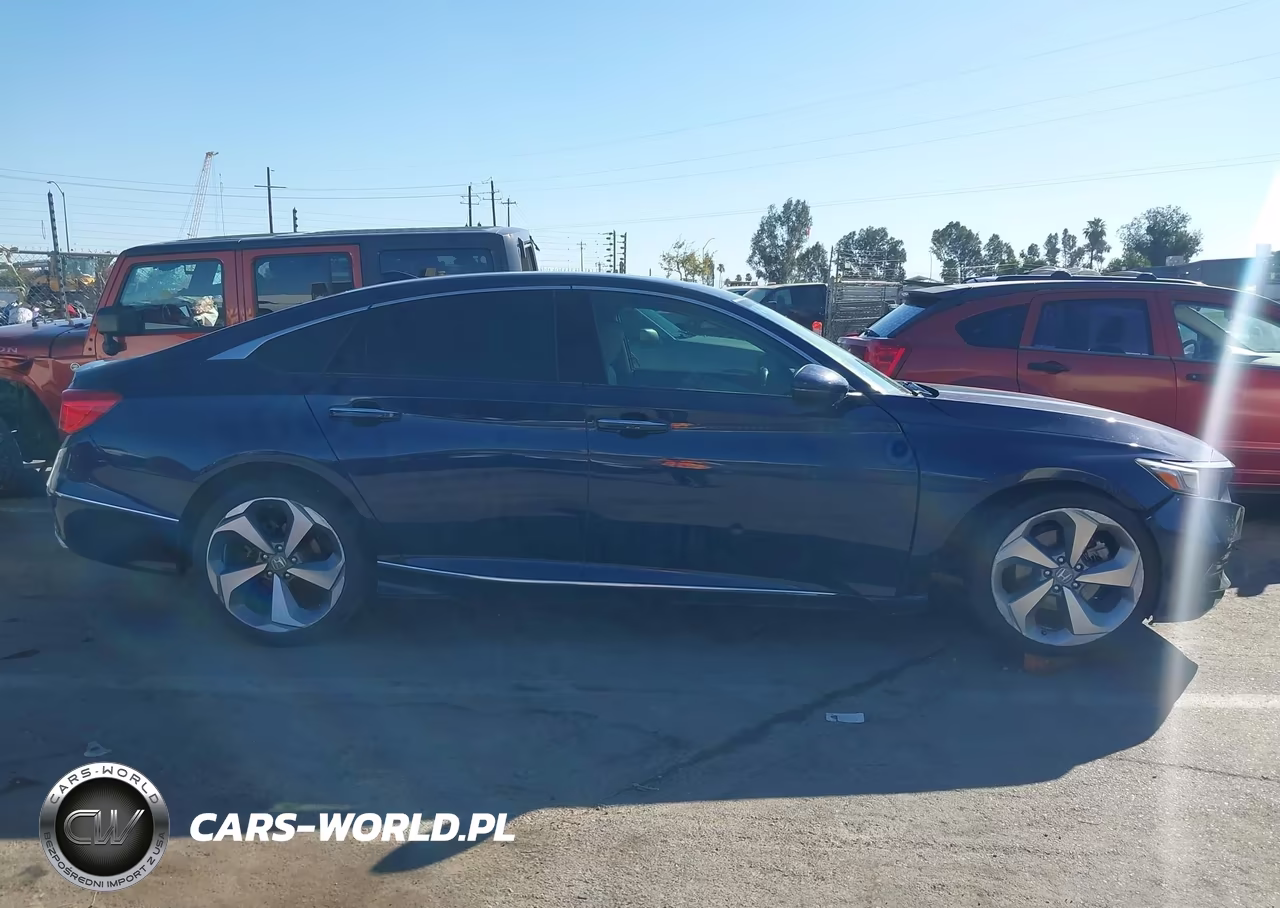 2018 Honda Accord Touring VIN:1HGCV1F96JA015285 - 13